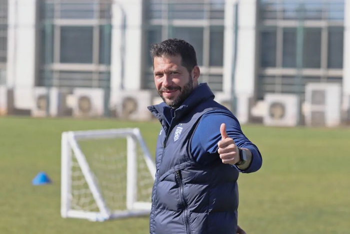 欧冠决赛投注-三镇主帅莫拉：我是梦想家，更是实干家|足球|亚洲|昆明|武汉三镇|球队_新浪体育_新浪新闻